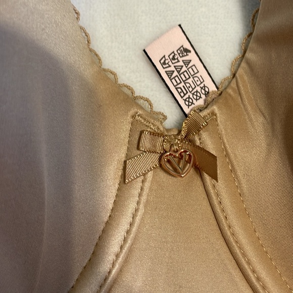 Body by Victoria Bra - Picture 2 of 3